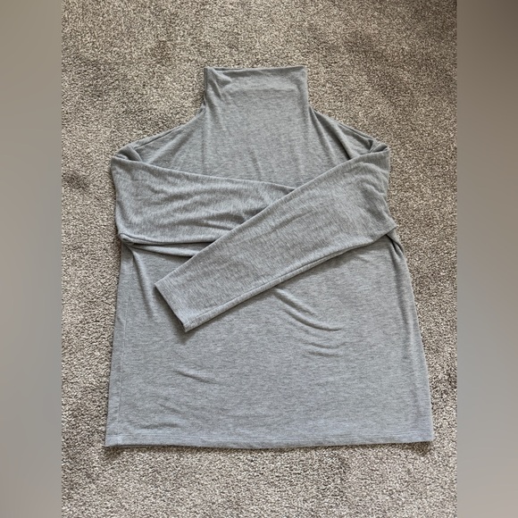 ARITZIA WILFRED FREE Lounge Mockneck Long Sleeve Light Grey Size Large - Picture 2 of 11